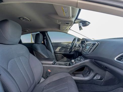 Used 2015 Chrysler 200 Limited w/ Convenience Group image 20