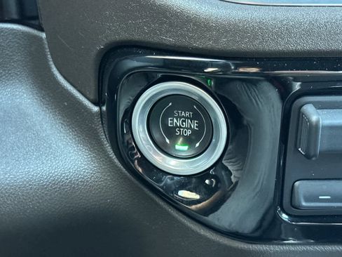 Used 2022 Chevrolet Silverado 1500 LTZ w/ LTZ Premium Package image 20