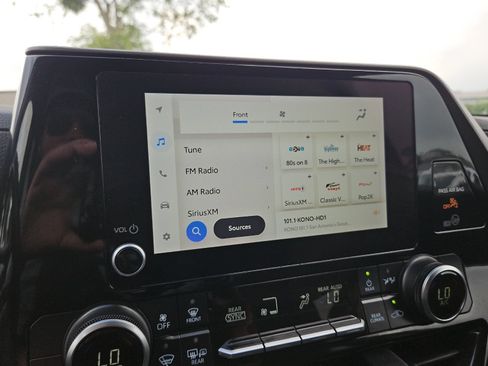 Used 2025 Toyota Highlander LE FWD image 17
