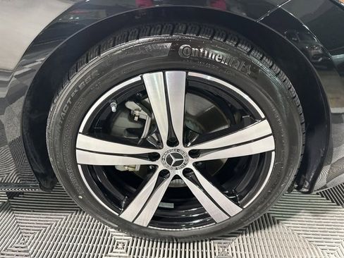 Used 2025 Mercedes-Benz C 300 4MATIC Sedan image 9