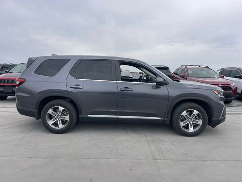 Used 2024 Honda Pilot EX-L image 2