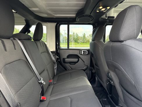 Used 2023 Jeep Wrangler Unlimited AWD/4WD image 8