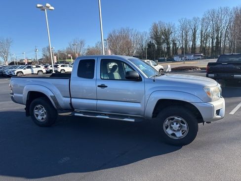 Used 2012 Toyota Tacoma PreRunner image 4