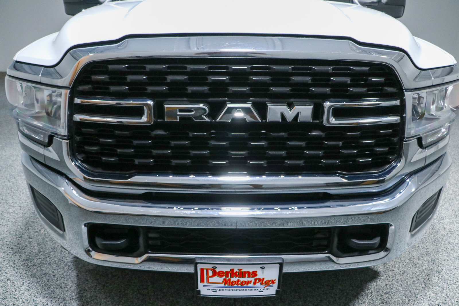 Used 2024 RAM 3500 SLT w/ Quick Order Package 2YG SLT AWD/4WD image 4