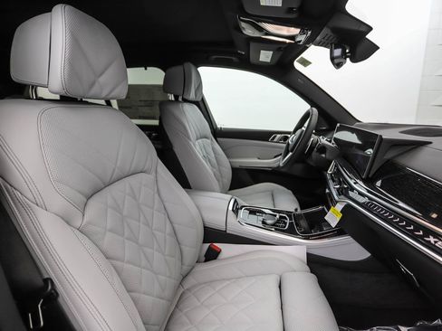 New 2026 BMW X5 xDrive40i w/ M Sport Package AWD/4WD image 31