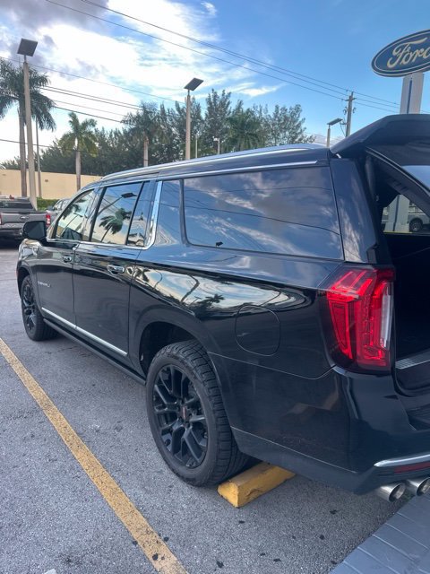 Used 2022 GMC Yukon XL Denali RWD image 16