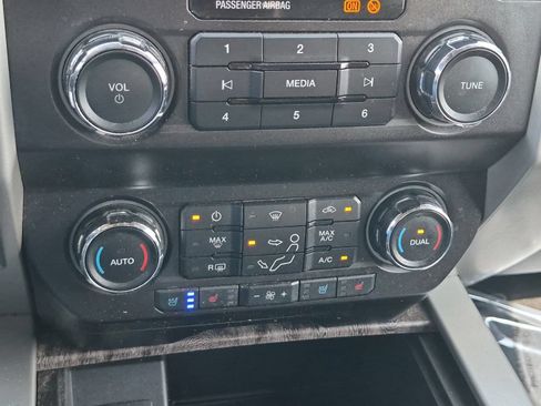 Used 2019 Ford F250 Lariat w/ Lariat Value Package AWD/4WD image 18