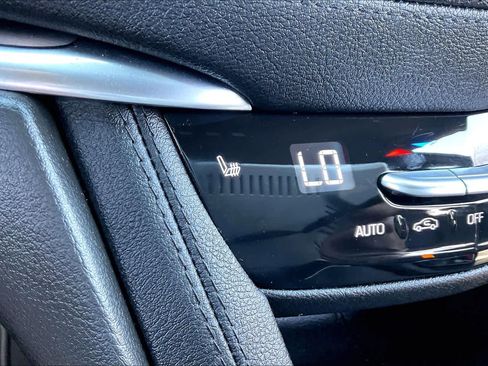 Used 2024 Cadillac XT5 Luxury image 32