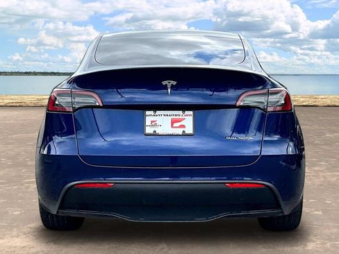 Used 2023 Tesla Model Y Long Range AWD/4WD image 5