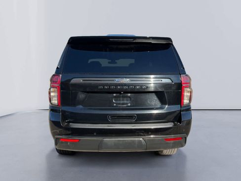 Used 2021 Chevrolet Suburban Z71 w/ Luxury Package image 4