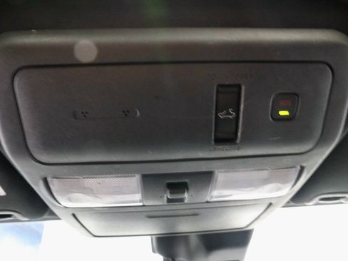 Used 2022 Nissan Frontier PRO-4X w/ Pro-4X Premium Package image 32