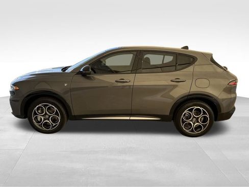 New 2024 Alfa Romeo Tonale Ti w/ Premium Interior Package image 14