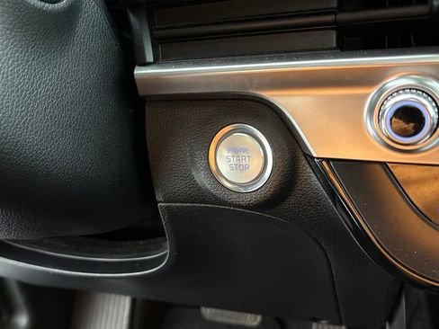 Used 2025 Kia Telluride S FWD image 32