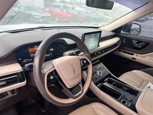 Used 2022 Lincoln Aviator Reserve w/ Equipment Group 201A image 10