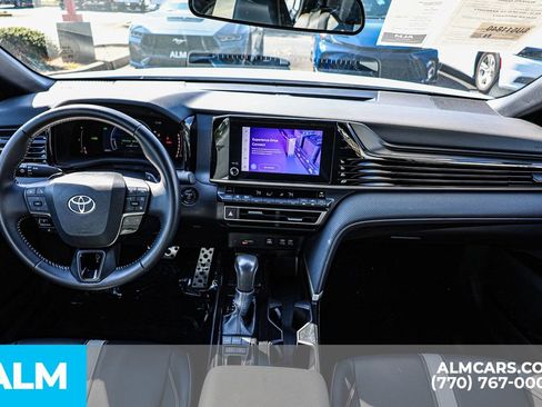 Used 2025 Toyota Camry SE image 29