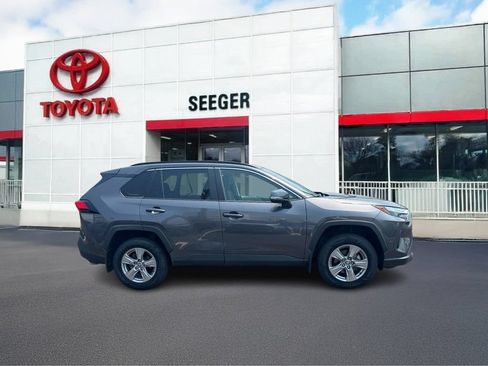 Used 2024 Toyota RAV4 XLE AWD/4WD image 2