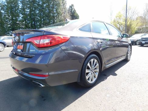 Used 2015 Hyundai Sonata Sport w/ Option Group 03 FWD image 2