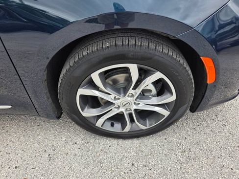 Certified 2024 Chrysler Pacifica Pinnacle FWD image 18