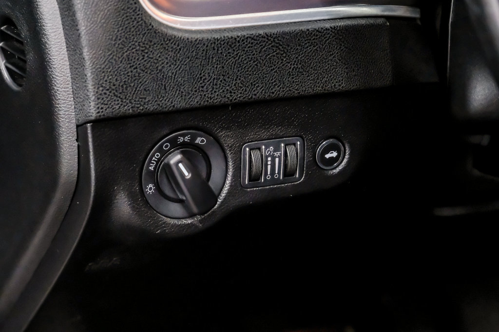 Used 2022 Dodge Charger SXT RWD image 27