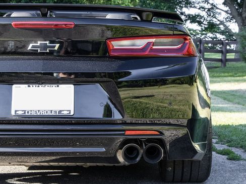 Used 2018 Chevrolet Camaro ZL1 w/ LPO, ZL1 Protection Package RWD image 65
