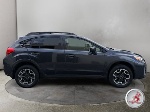 Used 2017 Subaru Crosstrek 2.0i Premium w/ Moonroof Package AWD/4WD image 8