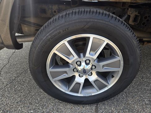 Used 2014 Ford F150 Lariat w/ Equipment Group 502A Luxury image 14