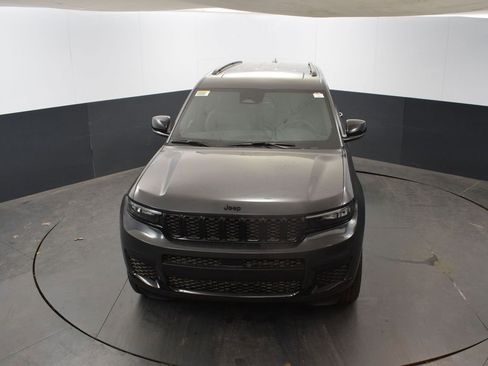New 2025 Jeep Grand Cherokee L Altitude image 39