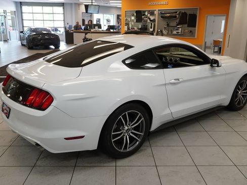 Used 2016 Ford Mustang Coupe RWD image 12