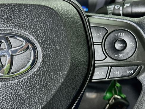 Used 2020 Toyota Corolla LE FWD image 13