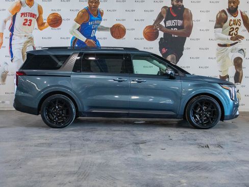 Used 2025 Kia Carnival SX Prestige image 20