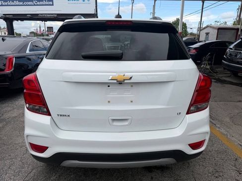 Used 2017 Chevrolet Trax LT w/ LT Convenience Package FWD image 5