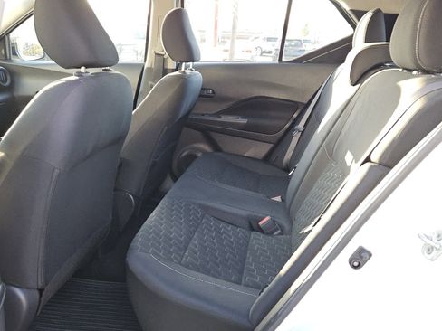 Used 2022 Nissan Kicks S image 4