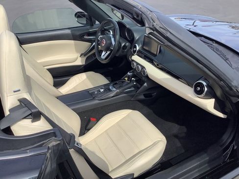 Used 2018 FIAT 124 Spider Lusso image 24