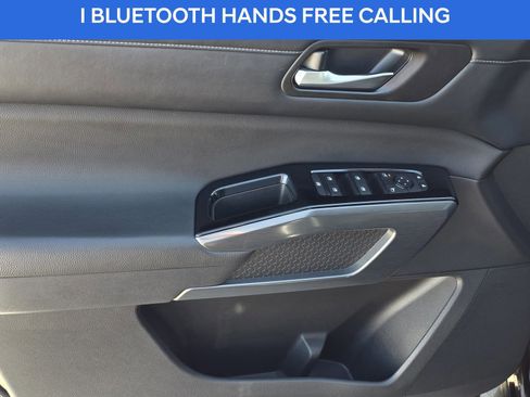 Used 2022 Nissan Pathfinder SL w/ SL Premium Package image 16