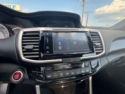 Used 2017 Honda Accord EX-L image 19