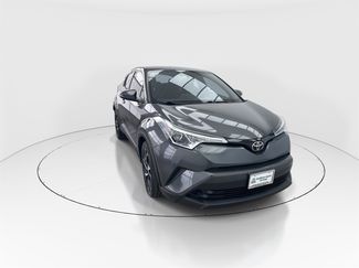 Used 2018 Toyota C-HR XLE video 2