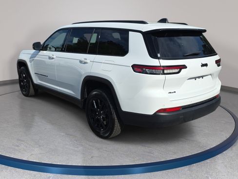 Certified 2025 Jeep Grand Cherokee L Altitude AWD/4WD image 7