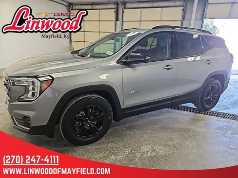 Used 2023 GMC Terrain AT4 image 5