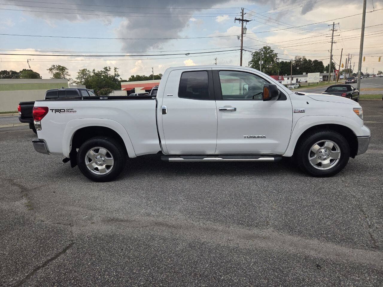 Used 2007 Toyota Tundra SR5 w/ TRD Off-Road Pkg RWD image 2