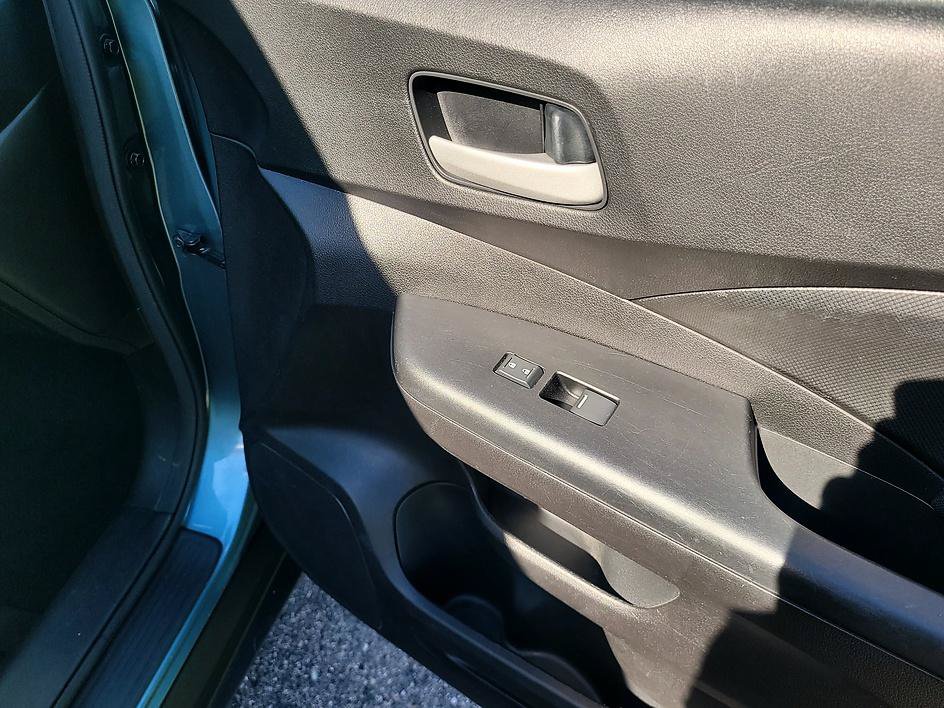Used 2015 Honda CR-V LX image 41