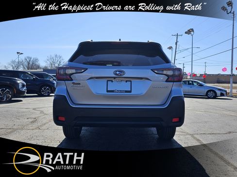 Used 2024 Subaru Outback Premium image 7