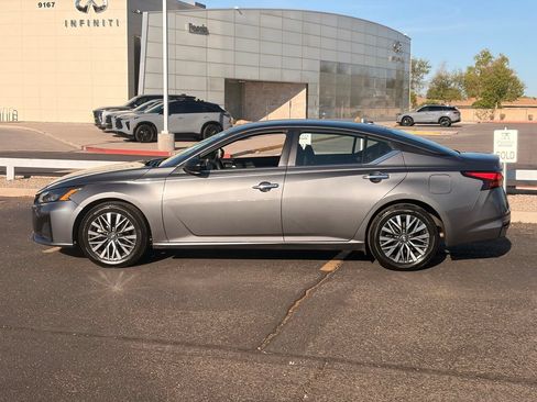 Certified 2024 Nissan Altima 2.5 SV FWD image 3