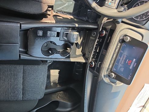 Used 2023 Nissan Rogue SV FWD image 10
