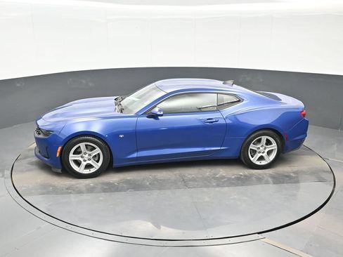Used 2021 Chevrolet Camaro LT RWD image 16