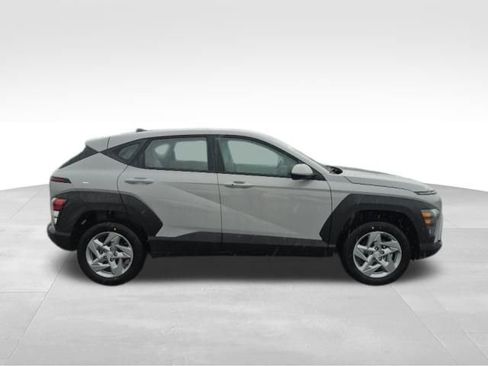 New 2026 Hyundai Kona SE image 4