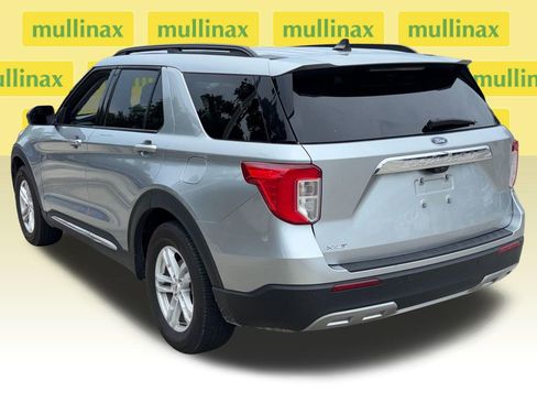 Used 2023 Ford Explorer XLT w/ Equipment Group 202A RWD image 9