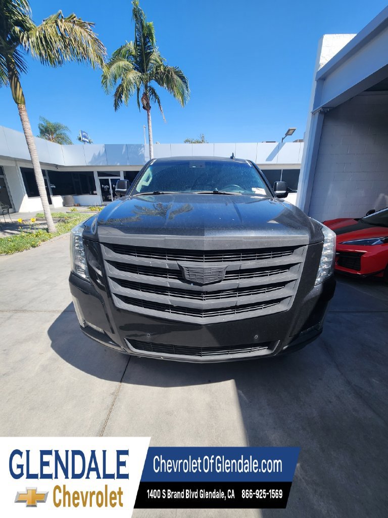 Certified 2017 Cadillac Escalade Luxury AWD/4WD image 2