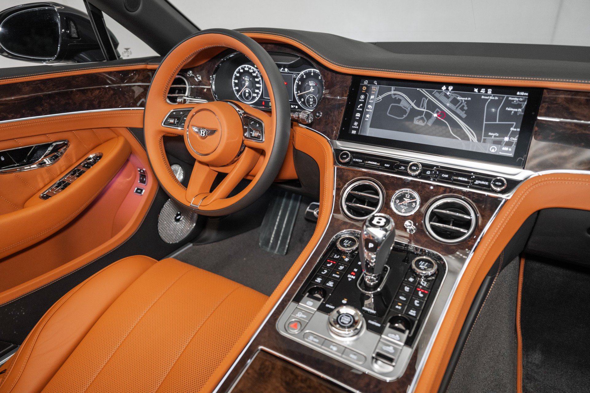 Used 2024 Bentley Continental GT V8 AWD/4WD image 23
