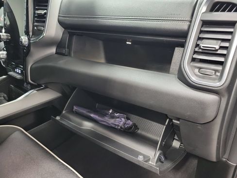 Used 2025 RAM 1500 Laramie AWD/4WD image 26