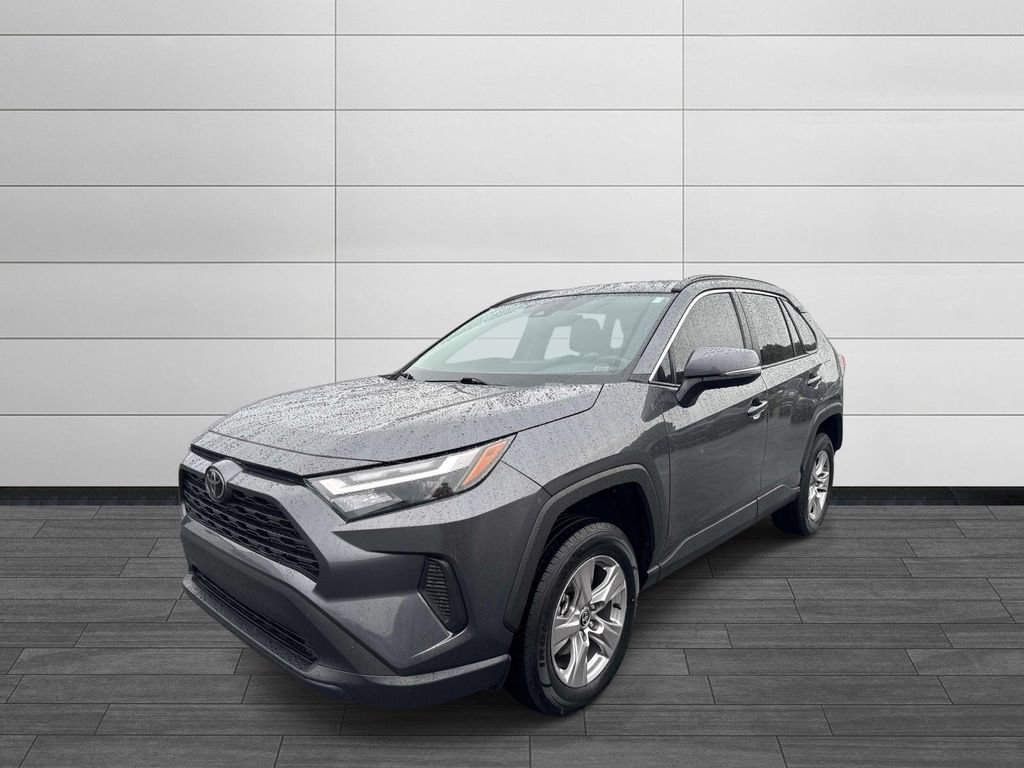 Used 2025 Toyota RAV4 XLE AWD/4WD image 7